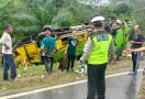 Bus Pengangkut Puluhan Penumpang Terguling di Jalinsum Mesuji, Begini Kondisinya - JPNN.com