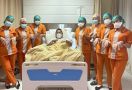 Bang Hotman Dirawat di Rumah Sakit, Para Perawat Langsung Lakukan Ini  - JPNN.com