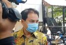 Datang Pakai Batik Kuning, Begini Kata Azis Syamsuddin Usai Diperiksa Dewas KPK - JPNN.com