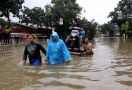 Bandung dan Bogor Hujan Deras, Sungai Citarum Meluap, Ratusan Rumah Terendam Banjir - JPNN.com