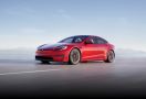 China Kembali Larang Masyarakat Mengendarai Mobil Tesla, Ada apa? - JPNN.com
