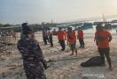 Kapal Dihantam Ombak Pantai Pangandaran, Terbalik Lalu Tenggelam, 3 Orang Hilang - JPNN.com