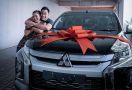 Darius Sinathrya Semringah Dapat Kado Mobil Baru dari Istri, Tetapi... - JPNN.com