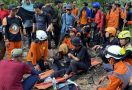 4 Hari Hilang, Pendaki Ditemukan Selamat Sedang Bersandar di Pohon, Mukjizat - JPNN.com