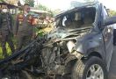 Mobil Terios yang Ditumpangi Pejabat Ini Ringsek Usai Tabrak Truk di Jalinsum - JPNN.com