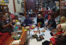Agus DS, Pendongeng Berkelas Internasional Memberi Pelatihan di TBM Bukit Duri Bercerita - JPNN.com