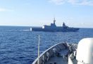 Lihat Nih, KRI Diponegoro-365 Berpapasan dengan Kapal Perang Asing, Lantas… - JPNN.com