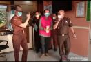 Diduga Korupsi Dana Desa, Kades Bedegung Dijebloskan ke Tahanan - JPNN.com