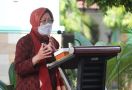 Risma Persilakan Keluarga Penerima Bansos Kemensos Memanfaatkan SKA - JPNN.com