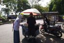 Penjual Cilok di Sidoarjo Kena Pungli, Begini Pengakuannya - JPNN.com