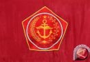 TNI Membagikan Baju Merah Putih untuk Warga di Perbatasan Indonesia-Malaysia - JPNN.com