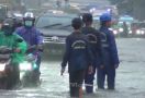 Hujan di Bulan Juni, Ini Wilayah Jakarta yang Tergenang Banjir - JPNN.com