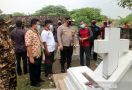 12 Nisan di Pemakaman Umum Cemoro Kembar Solo Dirusak, Banser Turun Tangan - JPNN.com
