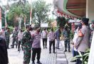 Tinjau Posko PPKM di Marunda, Panglima TNI Singgung OTG - JPNN.com