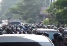 Ada Penyekatan, Lalu Lintas Bekasi Arah Jakarta Macet Total Pagi Ini, Lihat Fotonya - JPNN.com