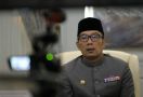 Elpi Tak Kuasa Menahan Air Mata Saat Mengabarkan Kondisi Ridwan Kamil di Swiss - JPNN.com