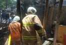 Kebakaran Bengkel Las di Cakung, Sebegini Taksiran Kerugiannya - JPNN.com