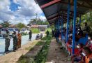 TNI Kawal 96 Pengungsi Kembali ke Kampung Halaman - JPNN.com