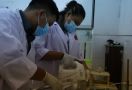 Lima Mahasiswa Jateng ini Bikin Bangga, Bantu Pemerintah sejak Awal Pandemi Covid-19 - JPNN.com