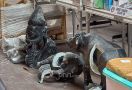 Patung-patung Binatang Ini Dihancurkan Polisi, Isinya Bikin Geleng Kepala - JPNN.com