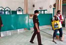 Langgar Prokes, Wabup Lamteng Ardito Wijaya Dihukum Bersihkan Masjid - JPNN.com