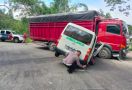 Ambulans Tabrakan dengan Truk, Sopir Meninggal di RSAM - JPNN.com