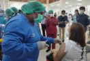 Tenaga Kesehatan di Papua Barat Mendapat Vaksin Moderna - JPNN.com