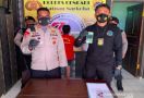 Sering Berbuat Tak Terpuji di Rumah, Mbak MH Pasrah saat Dijemput Polisi - JPNN.com
