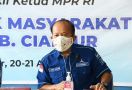 Syarief Hasan Berikan Bantuan Sembako kepada Warga Terdampak Pandemi - JPNN.com