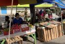 Pasar Kembang Terbakar, Pedagang Terpaksa Jualan di Pinggir Jalan - JPNN.com