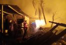 35 Rumah di Bekasi Ludes Terbakar, Damkar DKI Jakarta - JPNN.com