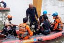 Pemuda Membawa Uang, Takut Dirampok, Melompat ke Sungai, Ya Ampun - JPNN.com