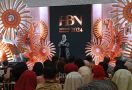 HBN 2024, Anak Muda Berperan Penting dalam Melestarikan Batik - JPNN.com