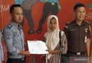 5 Berita Terpopuler: Polisi Ungkap soal Uang Damai Rp 50 Juta, Guru Honorer Supriyani Disidang, Aksi Solidaritas Pecah - JPNN.com