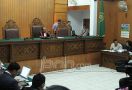 Pengacara Heran tak Ada Alat Pengukuran Suhu Tubuh dan Hand Sanitizer di Pengadilan - JPNN.com