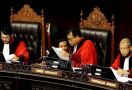 Dua Hakim MK Digarap KPK - JPNN.com