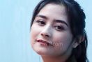 Prilly Latuconsina Santai Tak Didampingi Kekasih - JPNN.com