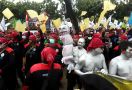 Temui Massa Buruh, Anak Buah Jokowi Janji Tindaklanjuti Tuntutan Demonstran - JPNN.com