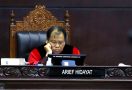 Bukan Hanya Sedih, Hakim Konstitusi Arief Hidayat Merasa Ngeri - JPNN.com