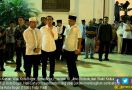 Jokowi Bagi Sembako, Ada Kepentingan Pilpres 2019? - JPNN.com