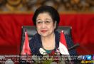 Senyum Megawati Usai Ditemui Demokrat - JPNN.com