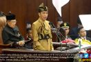 Jokowi Berpidato dengan Pakaian Adat Sasak, Kerisnya di Dada - JPNN.com