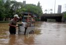 Relawan: Presiden Juga Harus Ikut Bertanggung Jawab Atas Persoalan Banjir - JPNN.com