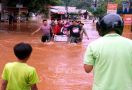 Duh, Korban Banjir di Jakarta Barat Kekurangan Air Bersih - JPNN.com