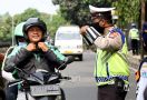 Polisi Akan Bubarkan Warga yang Berkumpul Lima Orang - JPNN.com