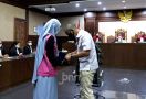 Pinangki Masih Diborgol saat Masuk Ruang Sidang, Majelis Hakim Tegur JPU - JPNN.com