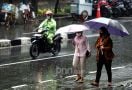 Cuaca Hari Ini, BMKG Memprakirakan Hujan Lebat Mengguyur Sebagian Besar Provinsi - JPNN.com