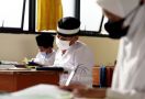 SD di Bekasi Mulai Pembelajaran Tatap Muka, Polisi dan TNI Ikut Mengawasi - JPNN.com