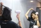 5 Masker Alami untuk Mencegah Rambut Rontok, Ada di Rumah Bun - JPNN.com