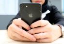 Jangan Coba-coba Meletakkan iPhone 12 Dekat Alat Pacu Jantung, Ini Bahayanya - JPNN.com